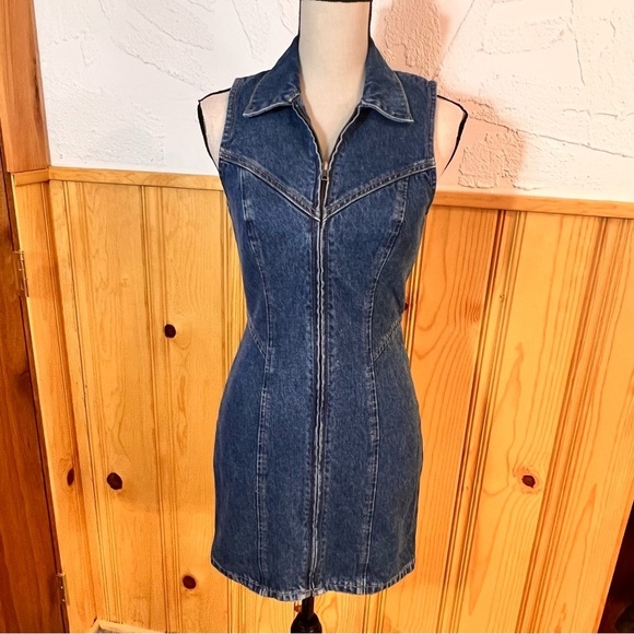 Grlfrnd Colette Denim Sleeveless Mini Dress Sz-XS - Picture 2 of 10
